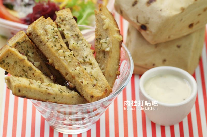 蒜味煉乳脆條【饅頭創意新吃法】