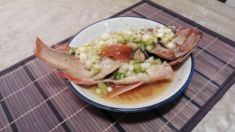 蒜蓉蔥香石斑魚