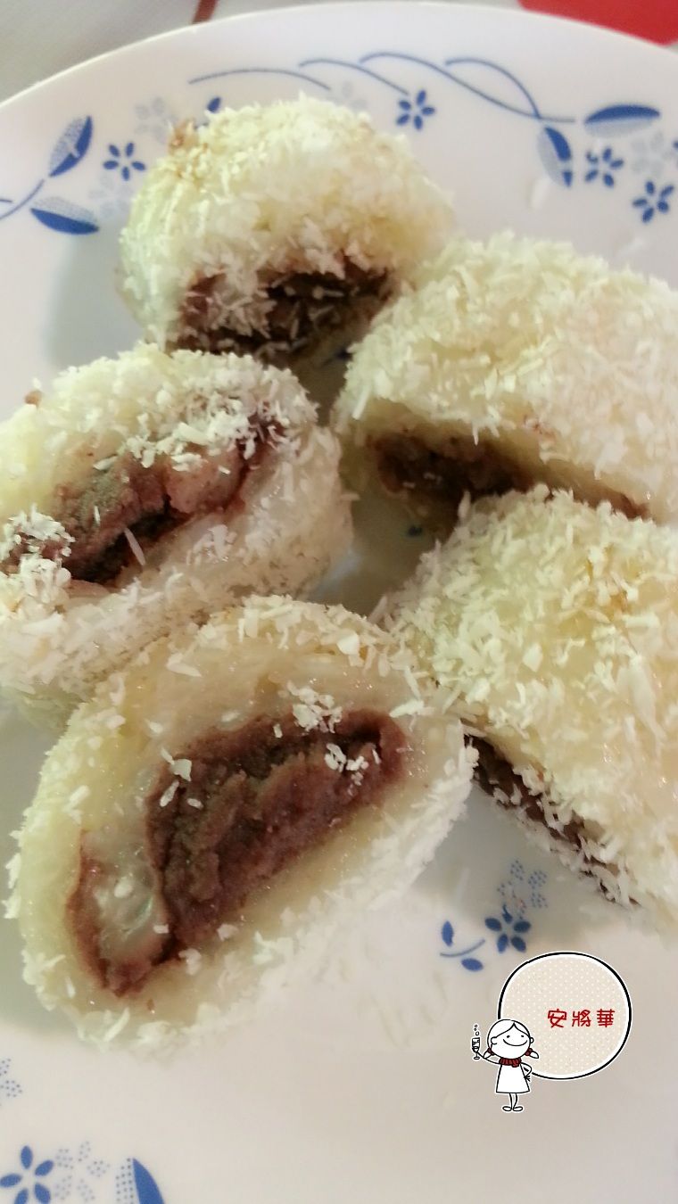椰絲烏豆沙糯米糕~