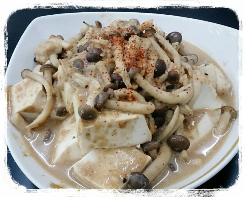 芝麻醬菇淋豆腐