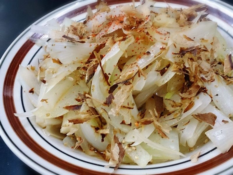 涼拌柴魚洋蔥絲