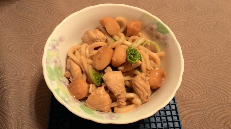 甜不辣雞肉炒烏龍麵