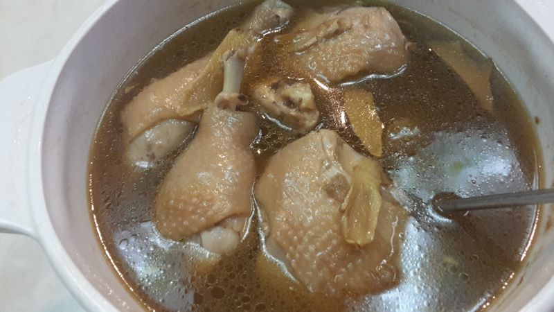 濃醇香麻油雞湯