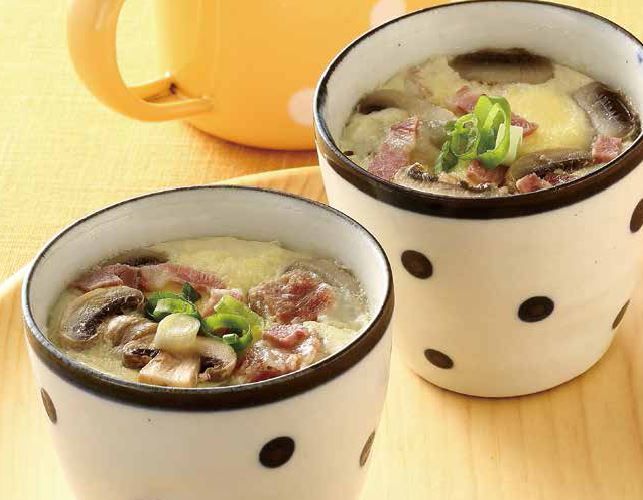 杯子料理:培根蘑菇蒸蛋