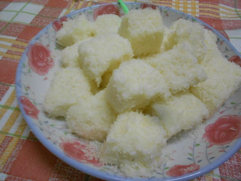 ㄚ芬的親子廚房--椰香雪花糕