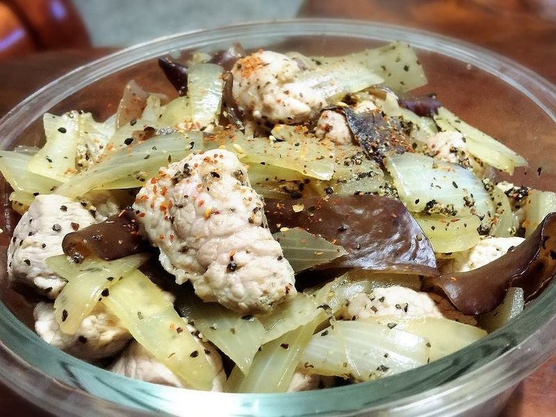 《無油料理》黑胡椒洋蔥燒豬肉