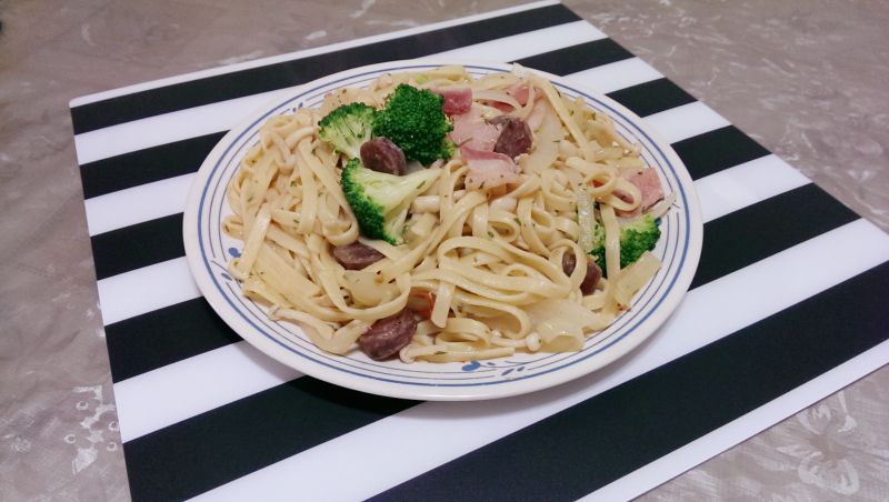 蒜香培根鮮蔬義大利麵