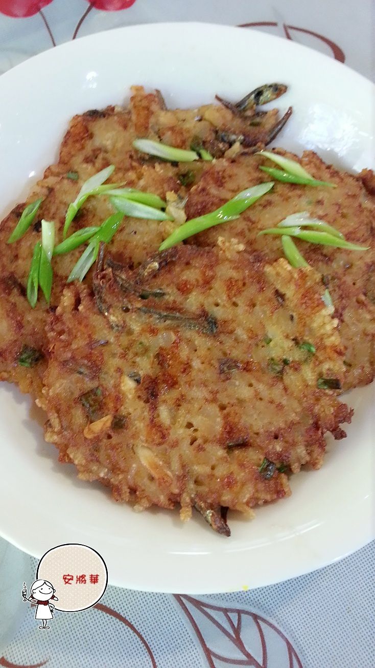 小魚乾煎飯餅~清剩飯、補鈣