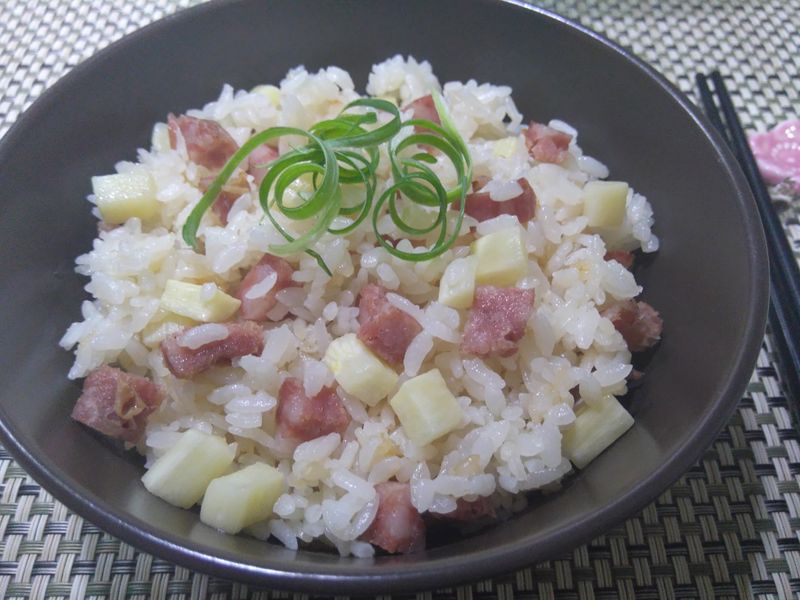 筊白筍香腸炊飯(電子鍋料理)