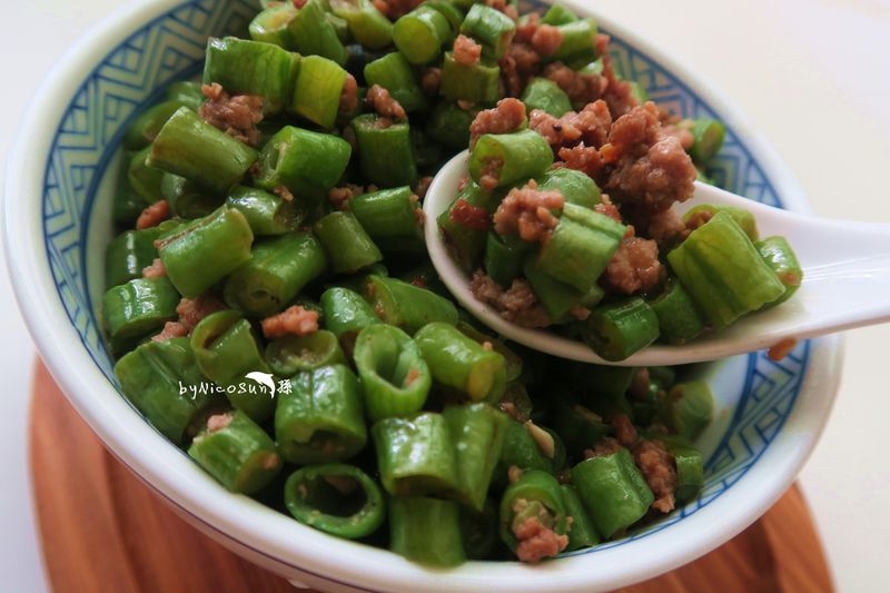 菜豆炒肉末
