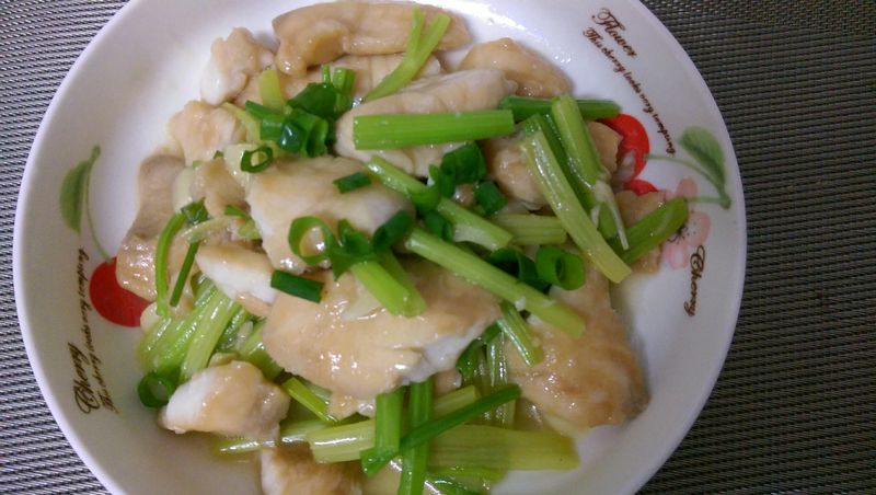 かにの鯛魚片芹菜