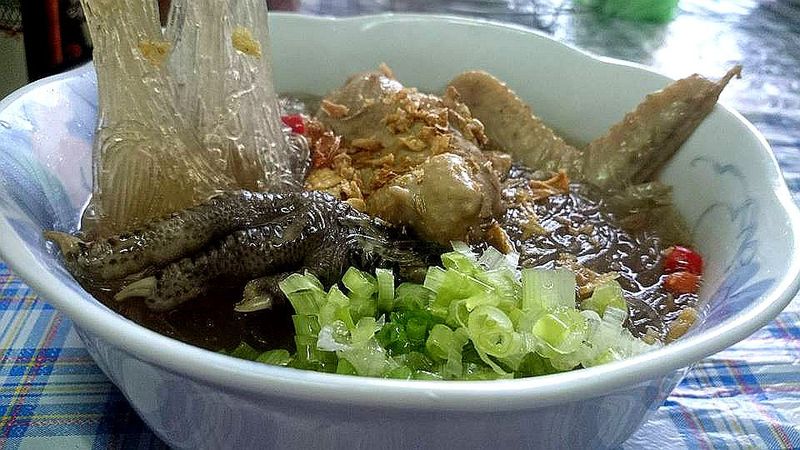黑菜脯冬粉雞湯