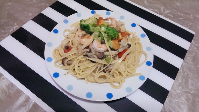 和風鮭魚鮮蝦義大利麵