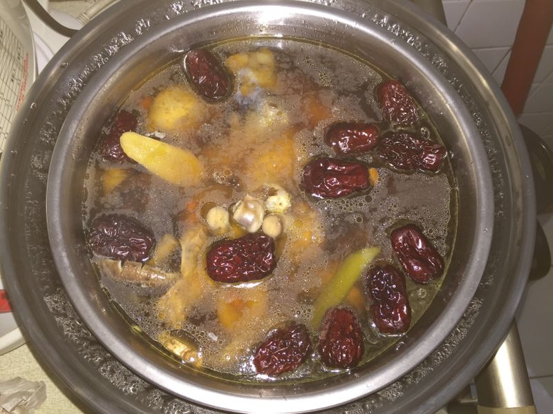 香菇雞腿湯