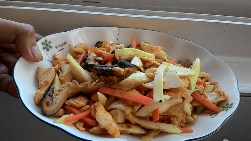 季節限定-總匯茭白筍
