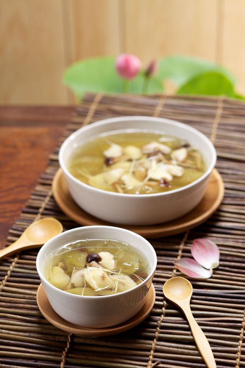 菱角酸菜湯