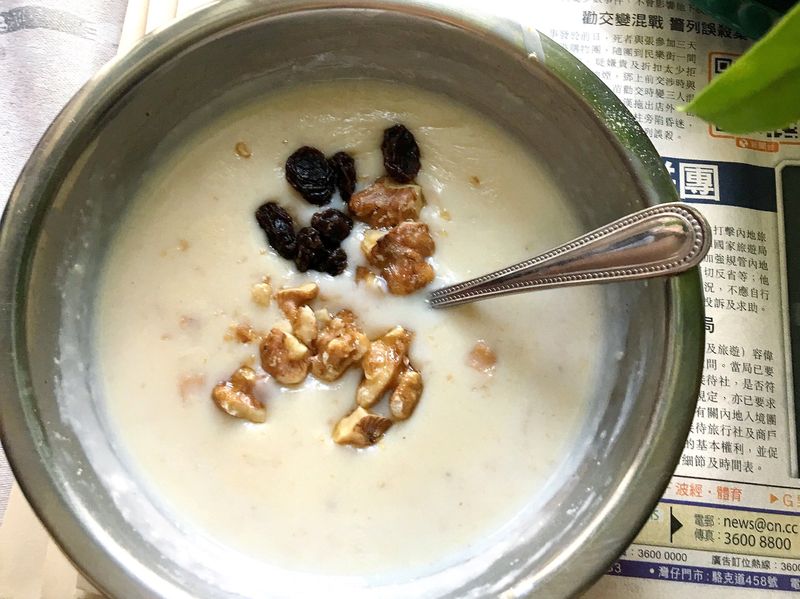 牛奶杏仁燕麥粥（10分鐘）