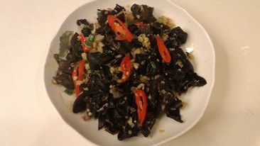 黑木耳炒肉末