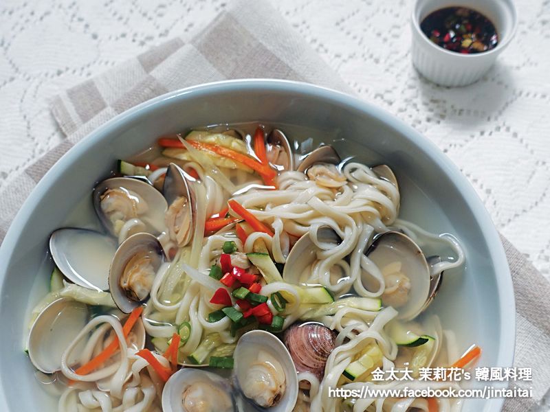 韓式蛤蜊刀削麵