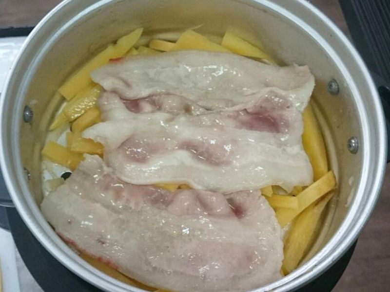 豬梅花蒸食
