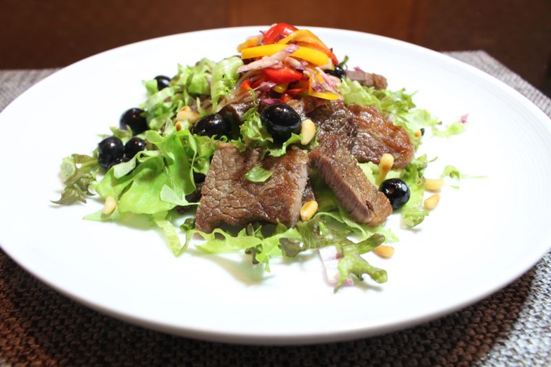 藍莓香煎牛肉