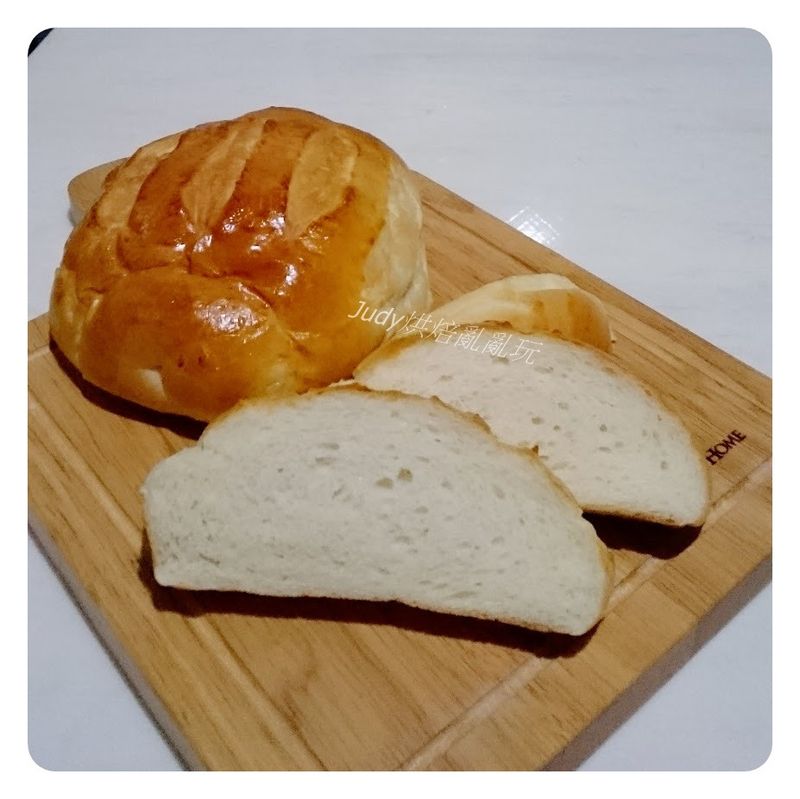 煉乳牛奶麵包