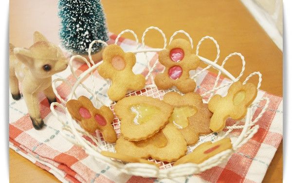 三種材料,完成閃閃發光「玻璃餅乾」❤