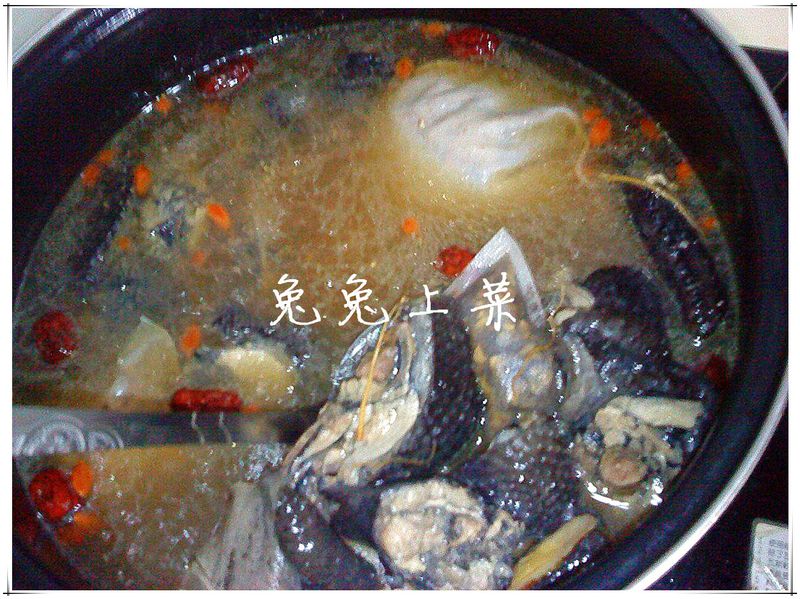 人蔘烏骨雞湯