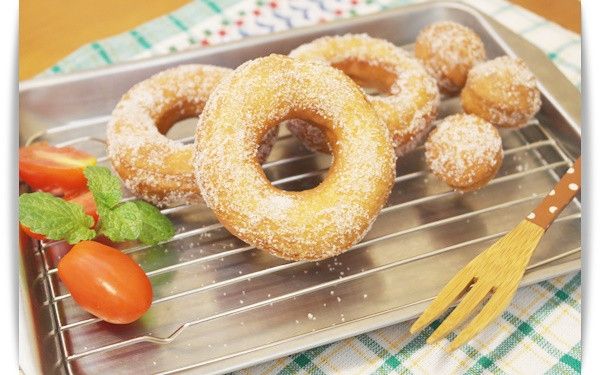 用鬆餅粉做「甜甜圈」- 嚐一口兒時回憶!