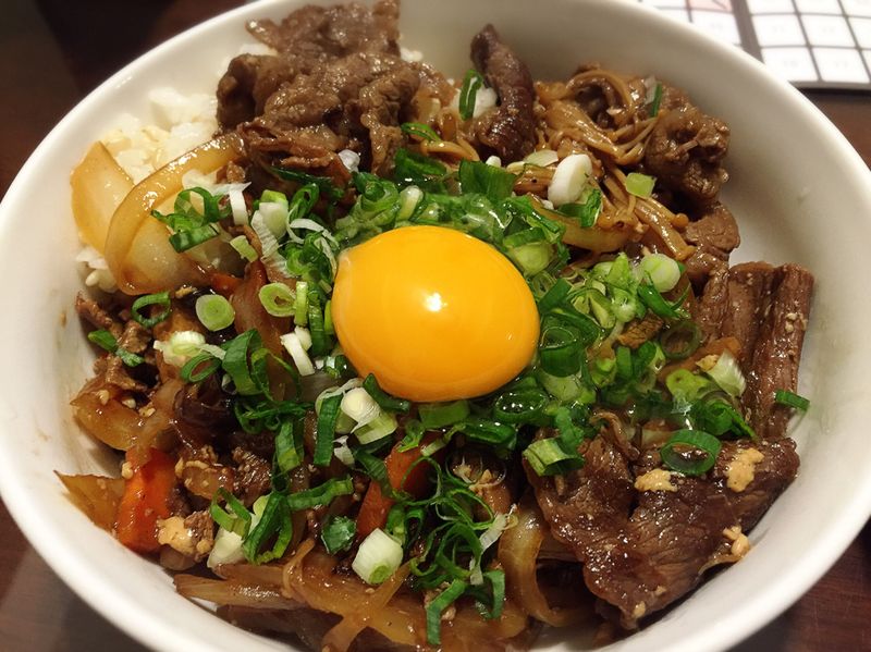 月見蔥花牛丼