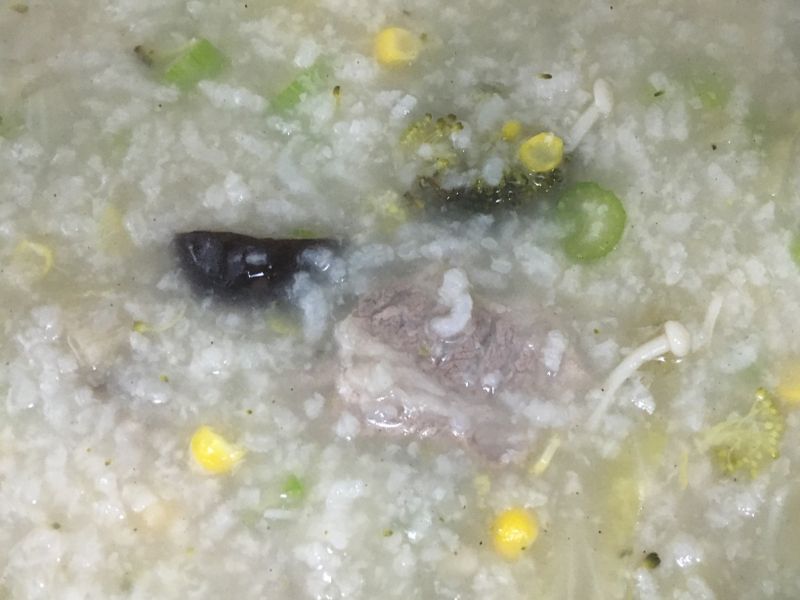排骨蔬菜鹹粥