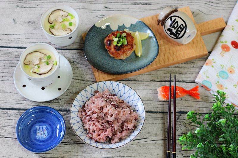 一鍋出一桌:紅豆飯+茶碗蒸+薑汁豬肉排