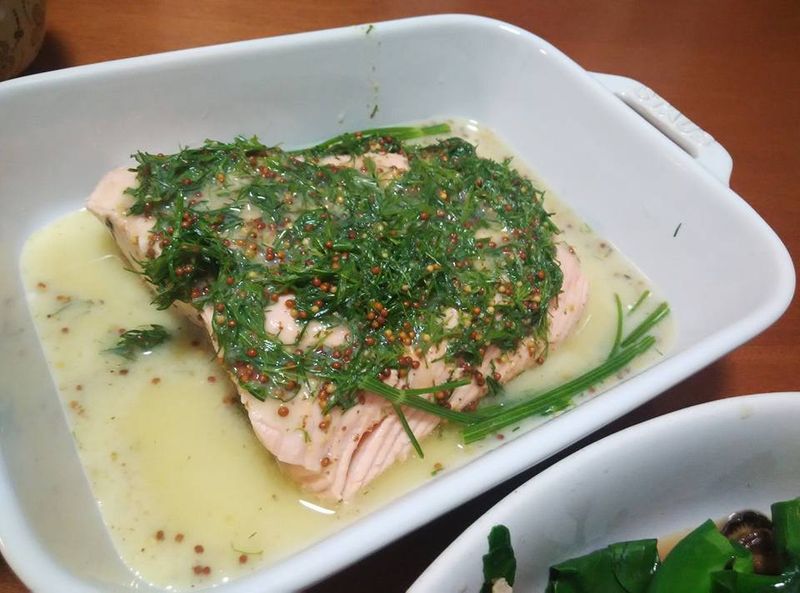 叼草蜜糖芥末三文魚