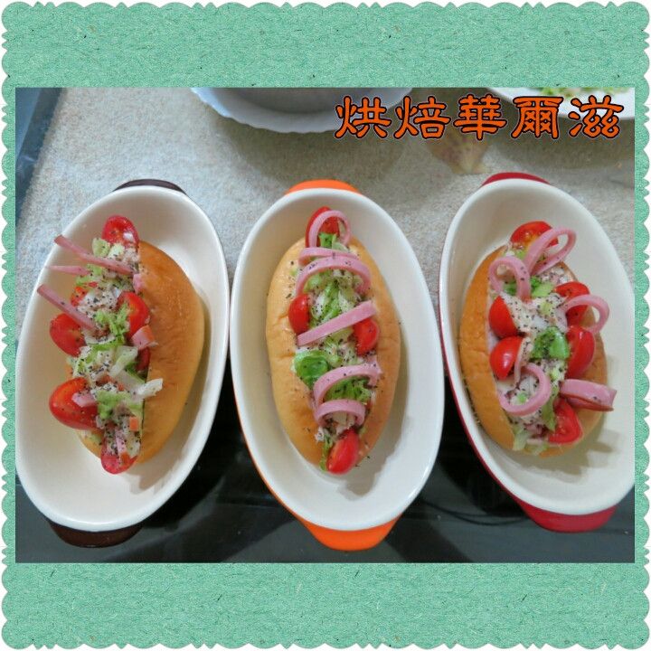 心血來潮的用鮪魚沙拉火腿醬裝飾橄欖包^^