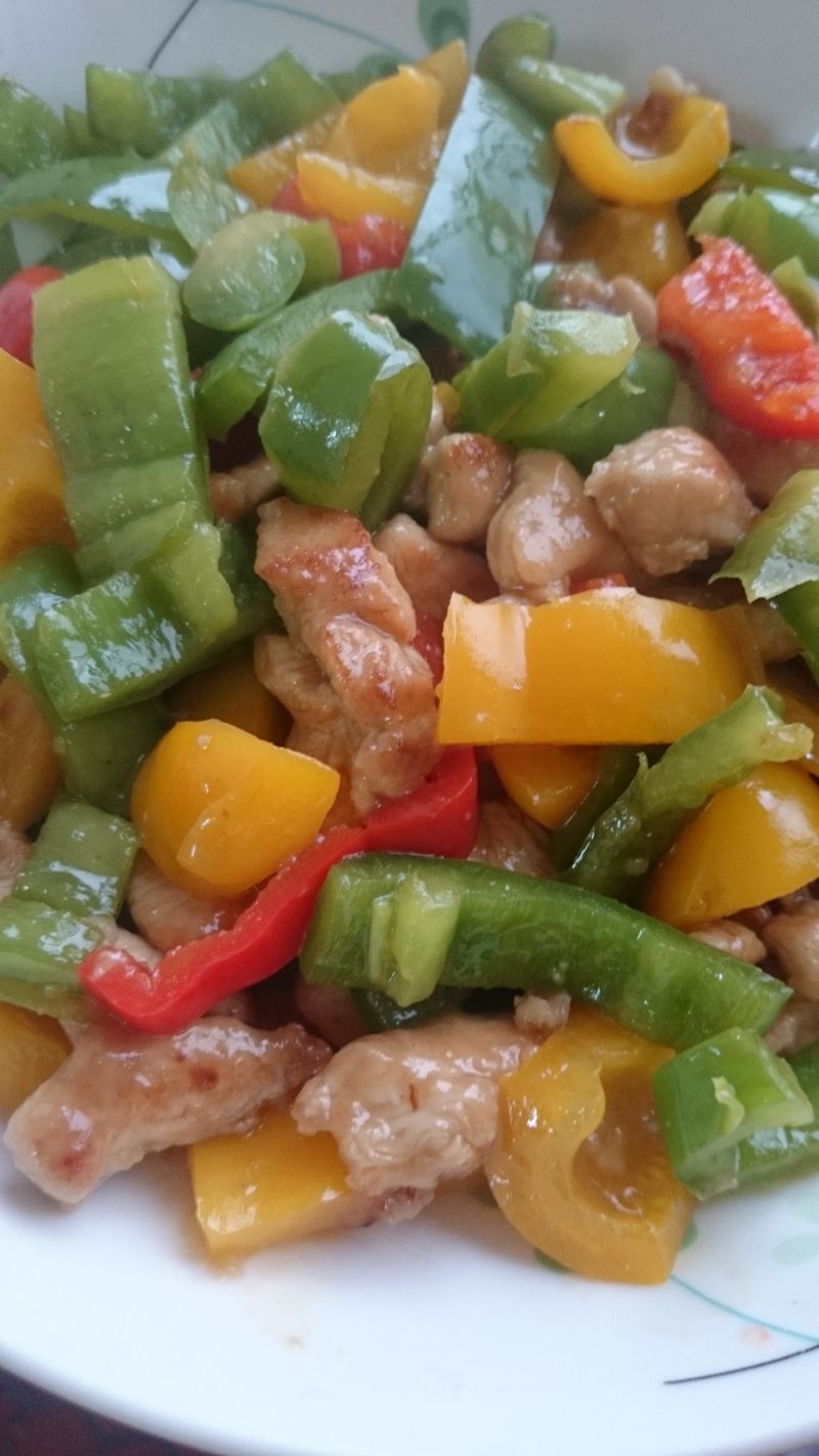 彩椒肉絲