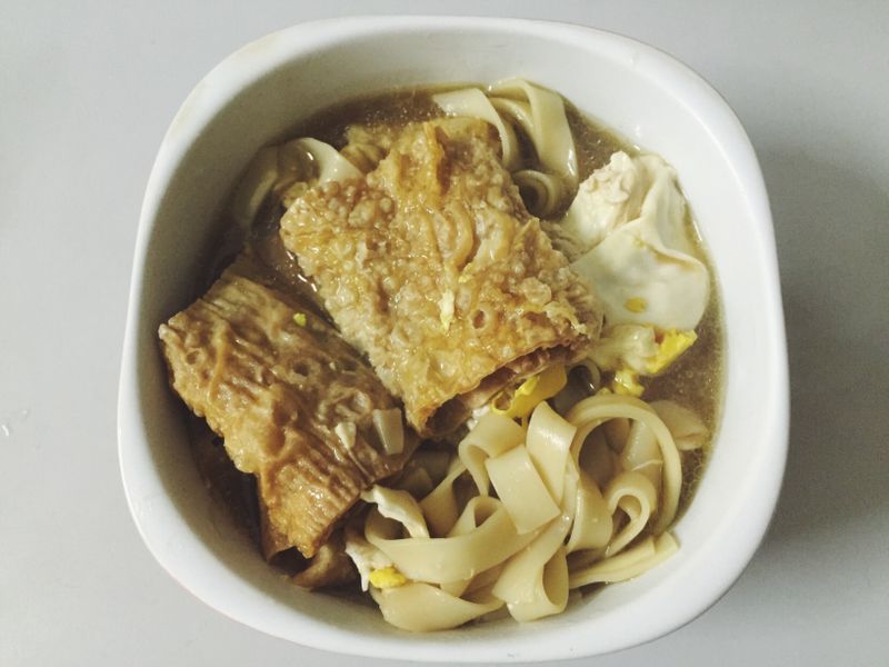 【晚餐】蘭山寬麵紅蔥油口味+豆皮+蛋