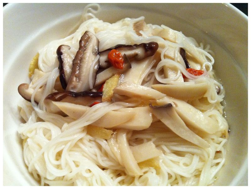 意外配出好滋味-杏鮑菇麻油麵線(2人份)