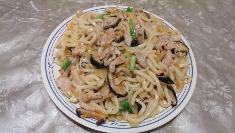雞肉炒烏龍麵