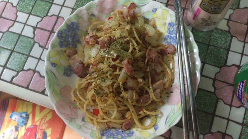 辣味蒜香培根義大利麵
