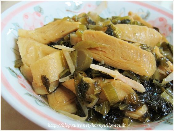 酸菜炒麵腸