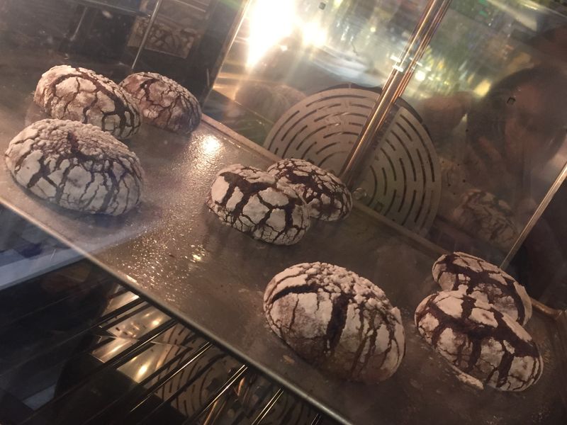 Chocolate crinkles