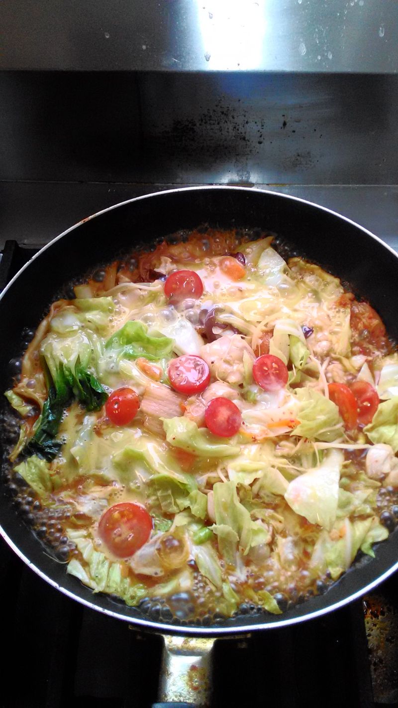 蕃茄泡菜雞肉丼