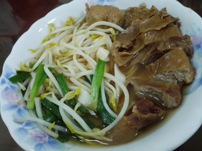 豬肝連滷味麵