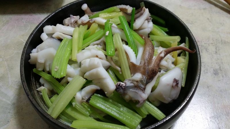 中捲炒芹菜