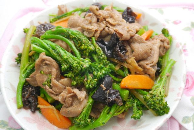 青花筍炒肉片