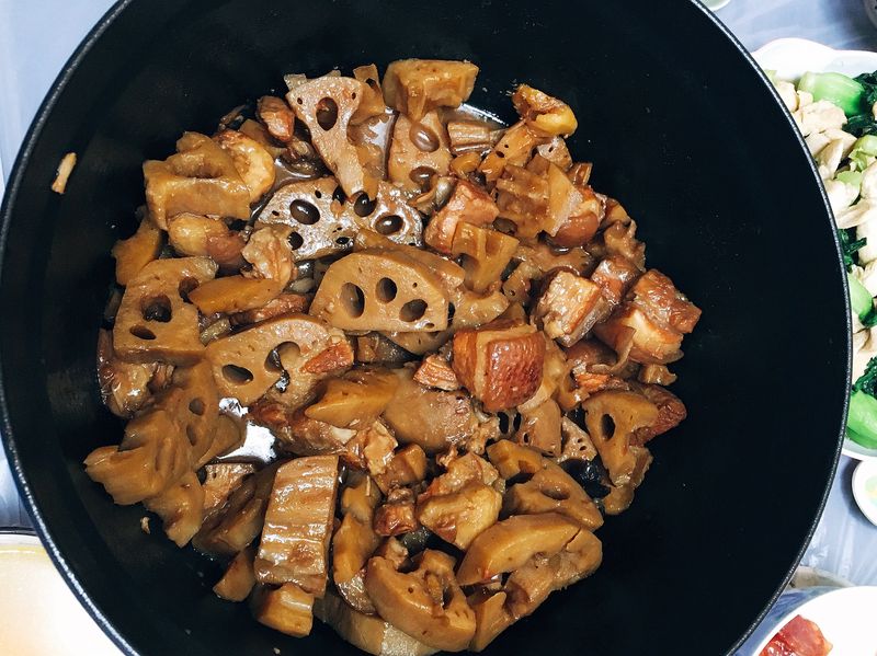 南乳蓮藕炆腩肉