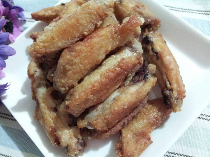 七味粉香鹽紹酒炸單骨雞翅