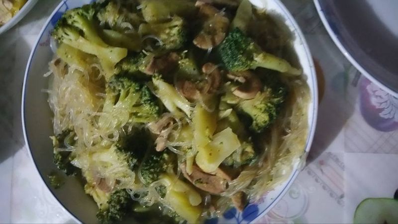 豬腰花炒西蘭花粉絲