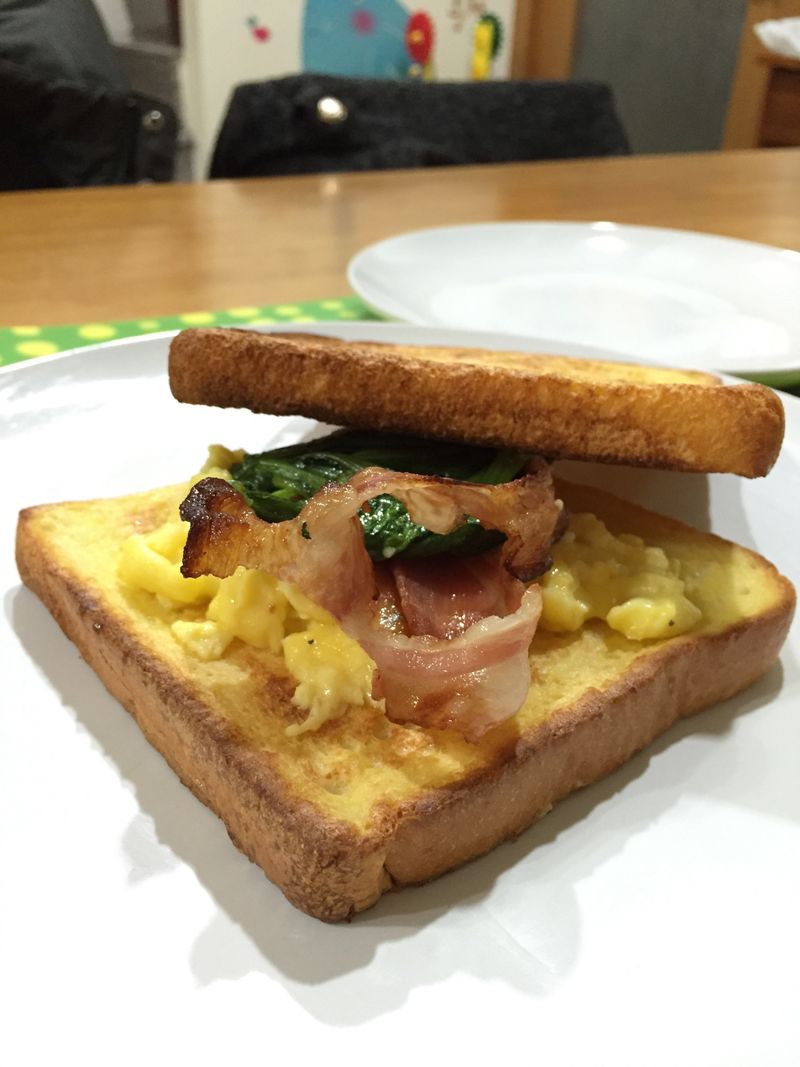 嫩蛋培根菠菜吐司