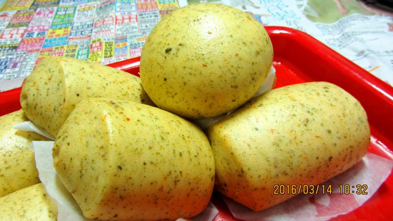 翡翠綠的海苔饅頭